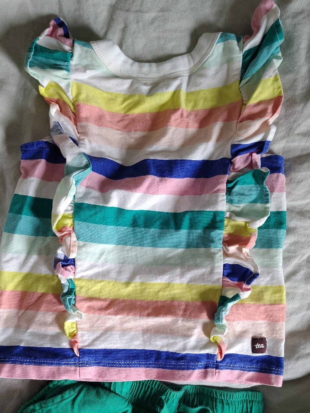 Tea Collection 3T Ruffle Top & Shorts Bundle - Picture 4 of 6